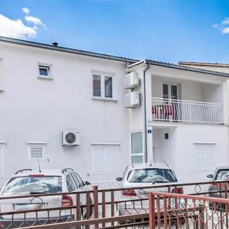 Apartment Apartman Petra *